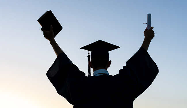 10 Easy & Meaningful Ways to Honor Your 2023 Graduates